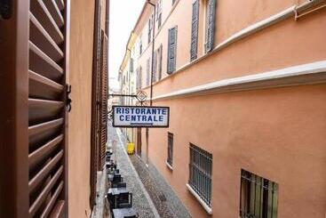 تختخواب و صبحانه Locanda Del Centrale