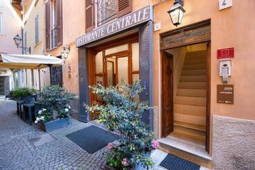 تختخواب و صبحانه Locanda Del Centrale