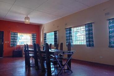 هاستل Blend Lodge And Kitchen   Pakachere