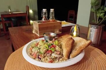 هاستل Blend Lodge And Kitchen   Pakachere