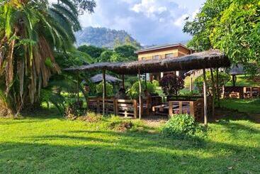 هاستل Blend Lodge And Kitchen   Pakachere