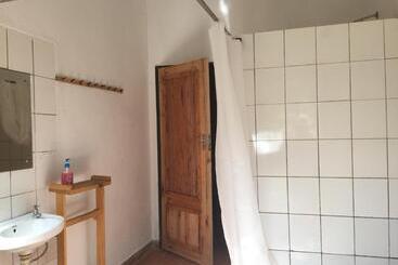 هاستل Blend Lodge And Kitchen   Pakachere