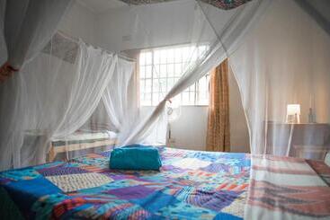 هاستل Blend Lodge And Kitchen   Pakachere