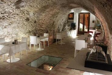 تختخواب و صبحانه Antico Borgo Chieti