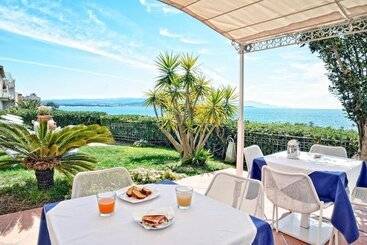 تختخواب و صبحانه Villa Grachira
