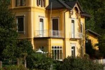 مبيت وإفطار Villa Torretta