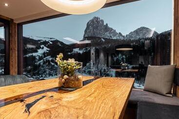 تختخواب و صبحانه Enjoy Dolomites   Chalet