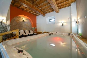 هتل Abetone E Piramidi Resort