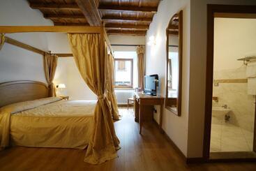 هتل Abetone E Piramidi Resort