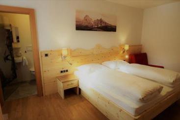 Отель Andechserhof & Mountain Sky