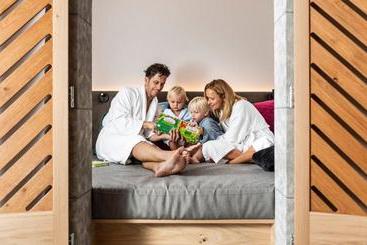 هتل Biancaneve Family