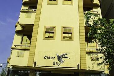 هتل Clear Sky Inn