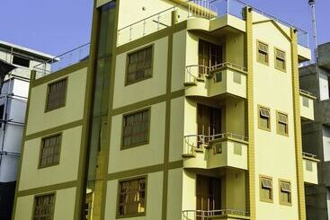 هتل Clear Sky Inn