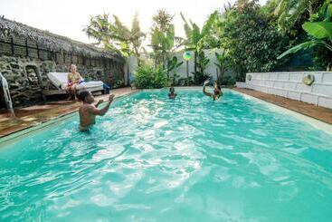 Les Bungalows D Ambonara - Hell Ville