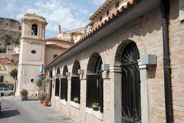 هتل Palazzo Krataiis