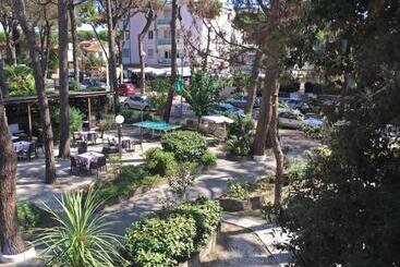 هتل Promenade