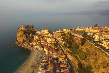 هتل Scilla