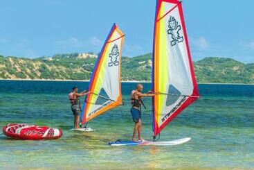 استراحتگاه San Martinho Beach Club