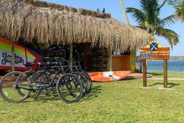 استراحتگاه San Martinho Beach Club