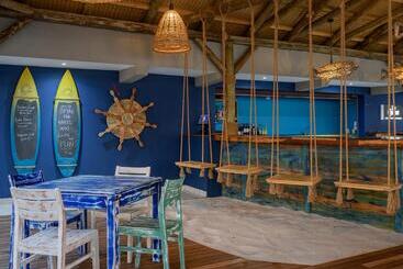 استراحتگاه San Martinho Beach Club