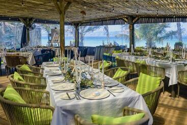 استراحتگاه San Martinho Beach Club