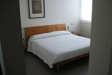Vista Hotel & Residence