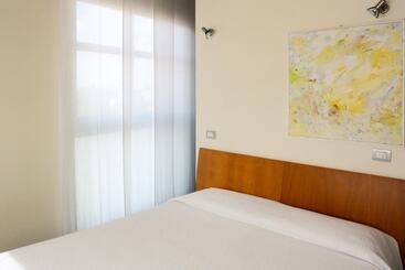 Vista Hotel & Residence