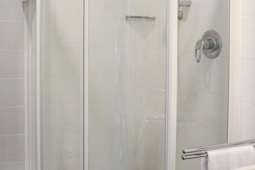 Vista Hotel & Residence