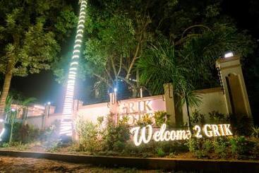 Grik Hotel   Entebbe