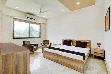 Отель Ramdevgarh Resort Ghuma