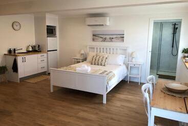 פנסיון The White Room