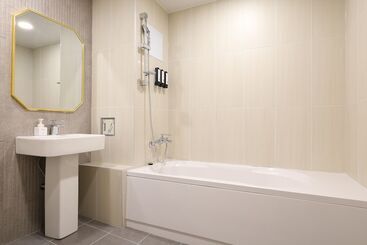 Calm Rest Hotel Gimhae