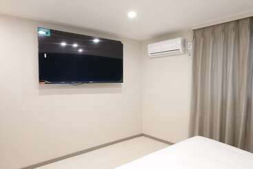 Calm Rest Hotel Gimhae