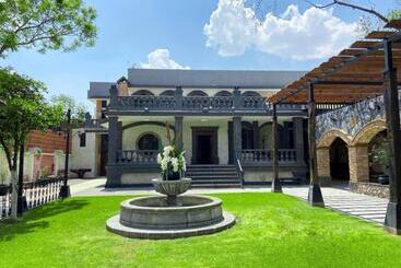 هتل Boutique Casa Antonieta