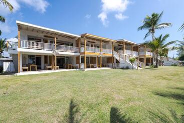هتل Surfers Bay Resort