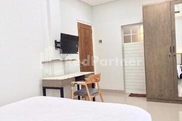 酒店 Terra Guesthouse Jec Mitra Reddoorz