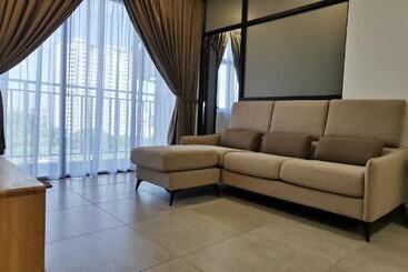 Mykey The Quartz A 06 08 Melaka City