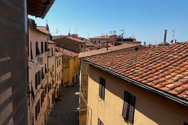 تختخواب و صبحانه [duomo Centro Storico] Casa Tipica Centro Storico