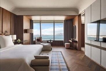 Four Seasons Hotel Dalian