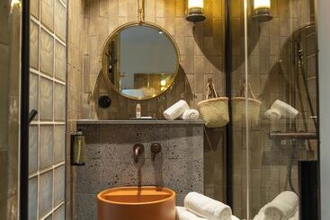 هتل Hôtel Le Tuit Tuit