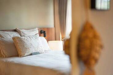 هتل Hôtel Le Tuit Tuit