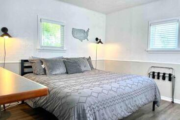 پانسیون Cozy Studio Guest Cottage   Twin Falls