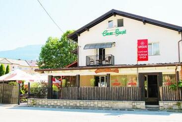 پانسیون Casa Guşă
