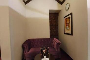 تختخواب و صبحانه S Chalet Islamabad