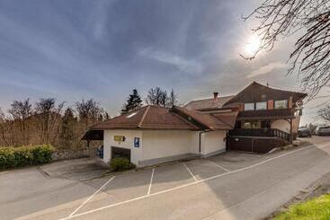 Bed And Breakfast Mili Vrh