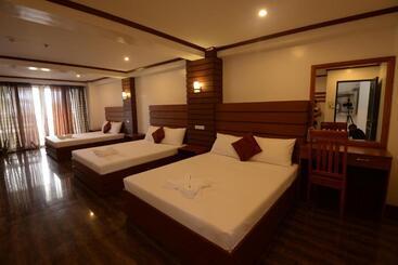 هتل Abozza Resort