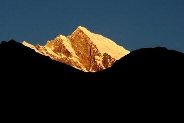 هتل Mountain Lodges Of Nepal   Lukla