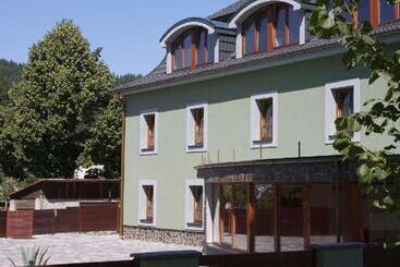 هتل Penzion Stara Fara