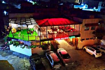 Rose Palace Hotel, Gulberg