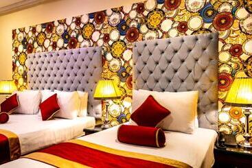 Rose Palace Hotel, Gulberg